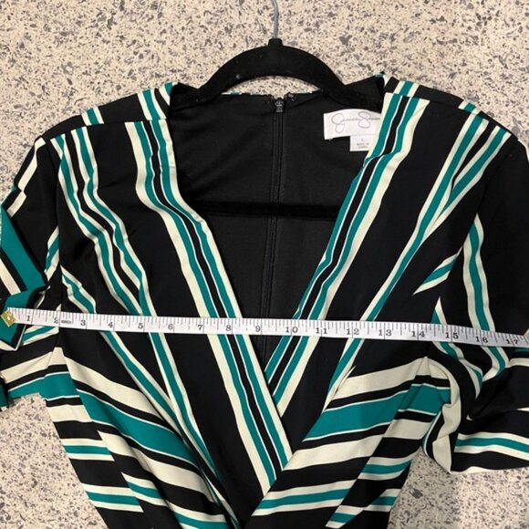 Striped Wrap dress - Picture 10 of 11